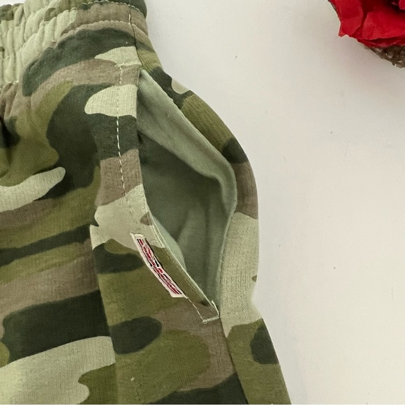 2 Piece Hudson Jeans Kids' Camo Pullover Hoodie & Jogger Set Size Medium- NWT - Picture 10 of 14